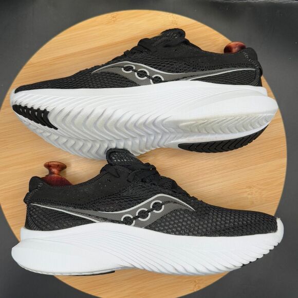 Saucony Women's Kinvara 14 Running Shoes Black/White Sz 8 - Picture 4 of 10
